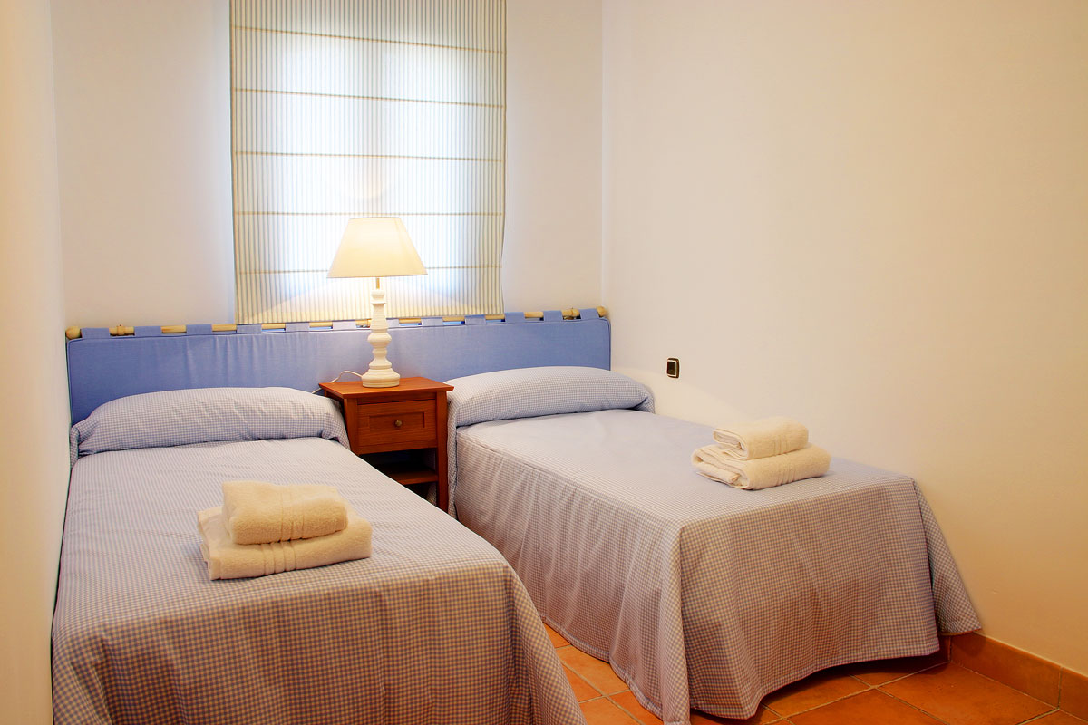 DSG-Photos-135-Harbour-Lights-Bedroom2a