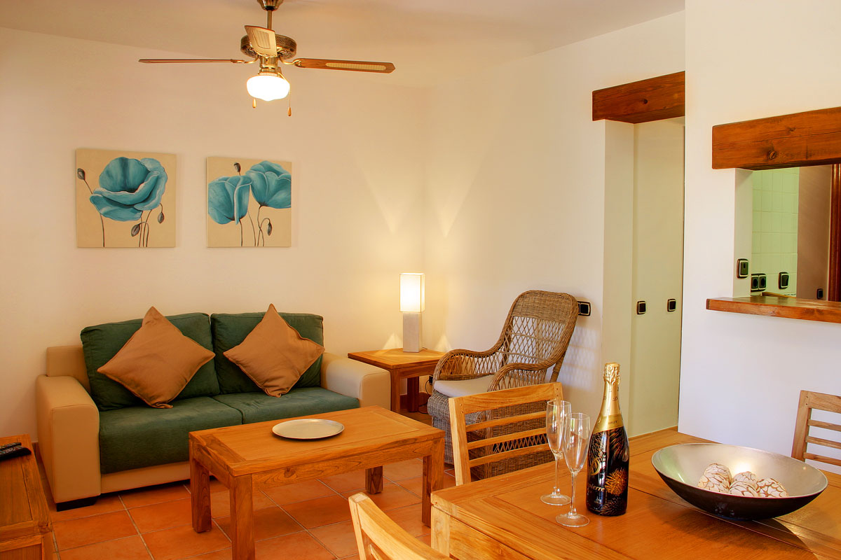 DSG-Photos-135-Harbour-Lights-LivingRoomA